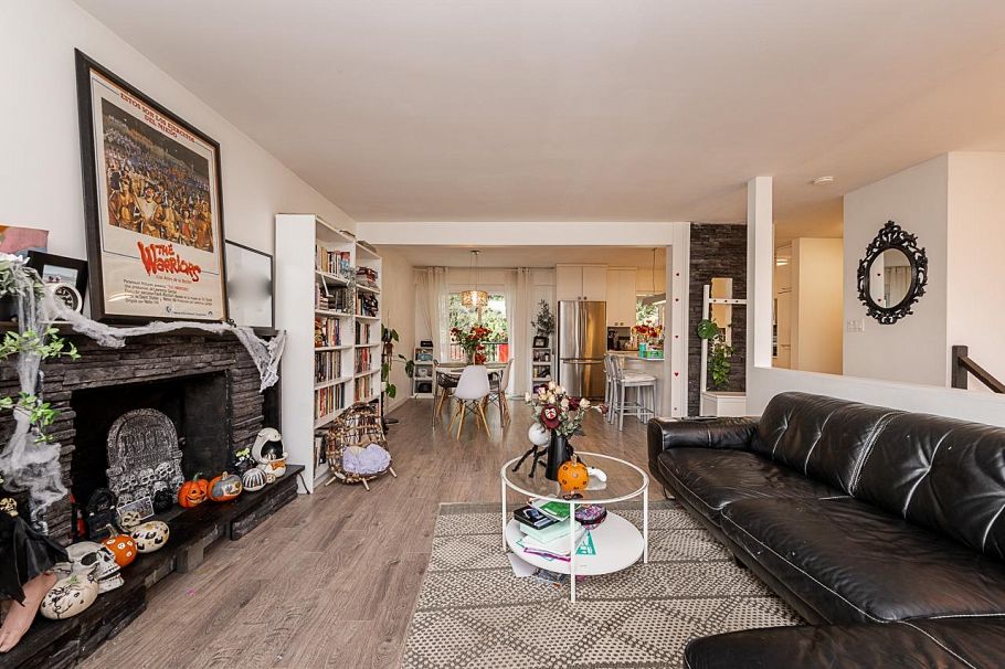 4377 Mountain Highway North Vancouver, BC - 6