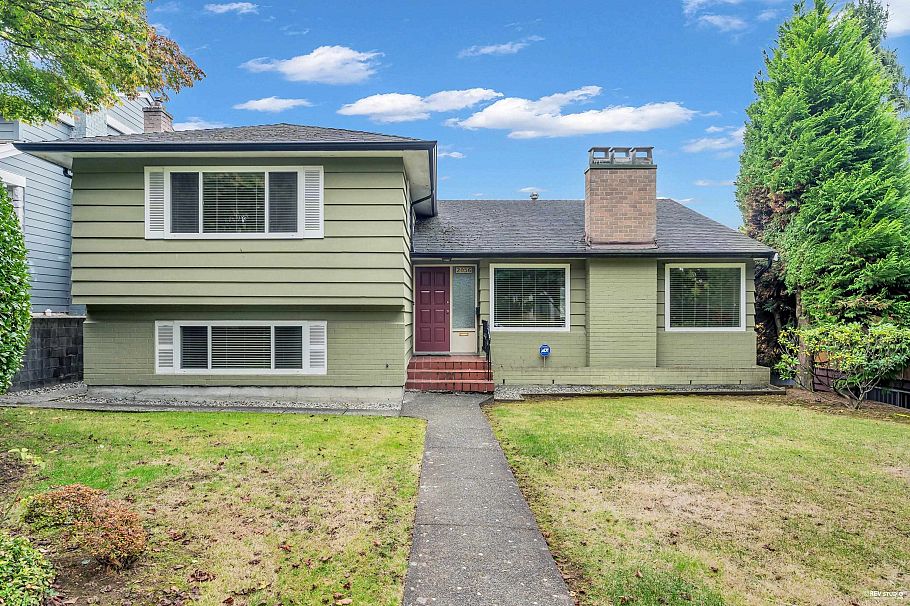 2056 W 29th Avenue Vancouver, BC - 30