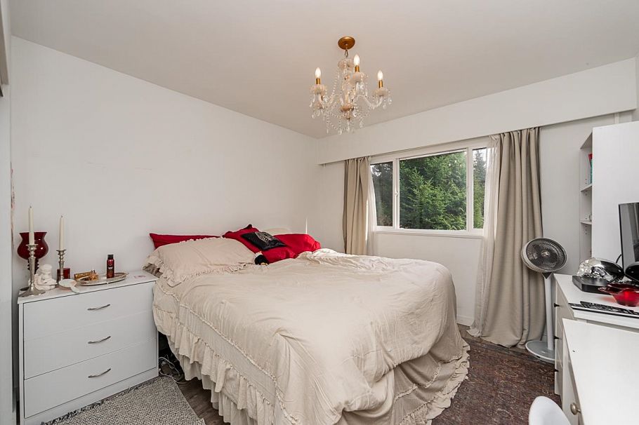 4377 Mountain Highway North Vancouver, BC - 12