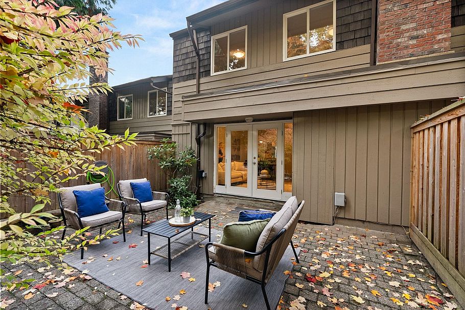 2307 Mountain Highway North Vancouver, BC - 34