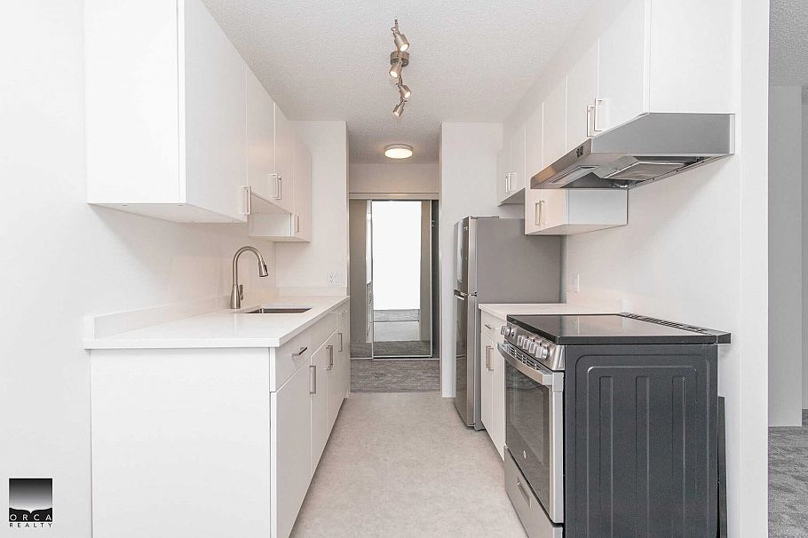 305 2016 FULLERTON AVENUE, North Vancouver BC V7P 3E6 North Vancouver, BC - 12