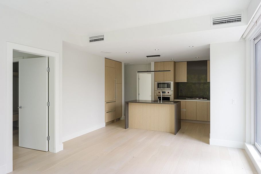 302 3636 W 39th Avenue Vancouver, BC - 5