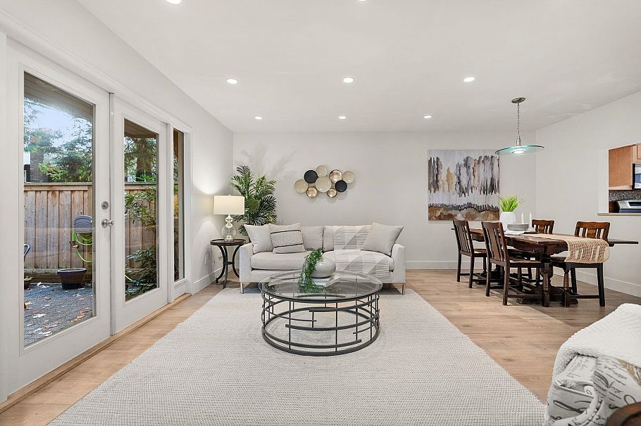 2307 Mountain Highway North Vancouver, BC - 3