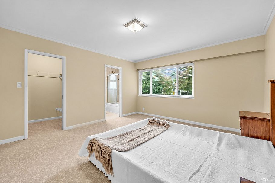 2056 W 29th Avenue Vancouver, BC - 15