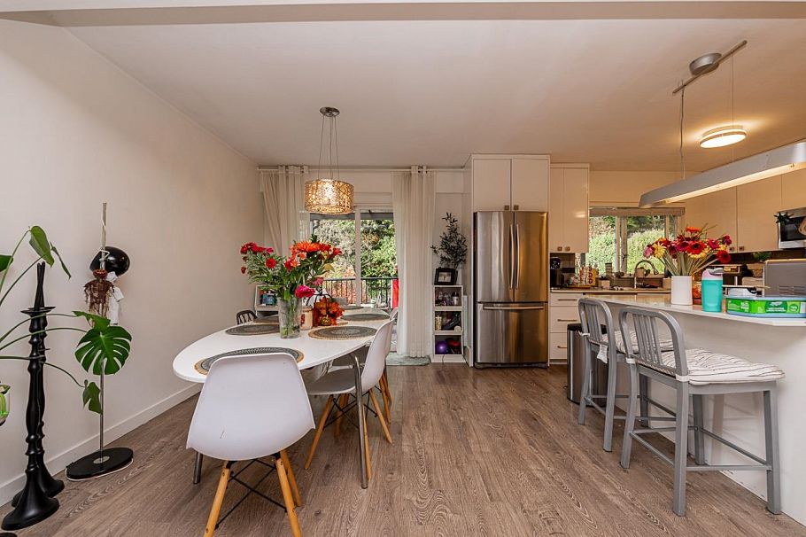 4377 Mountain Highway North Vancouver, BC - 7