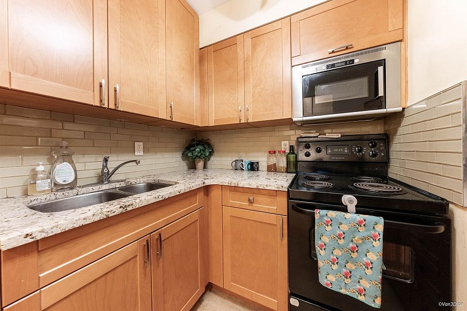 210 1545 E 2nd Avenue Vancouver, BC - 4