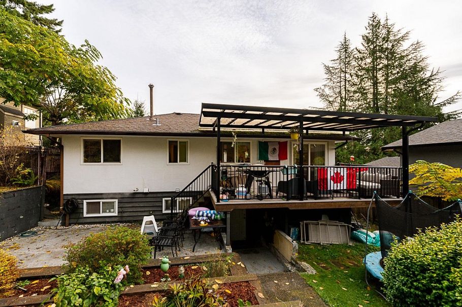 4377 Mountain Highway North Vancouver, BC - 32