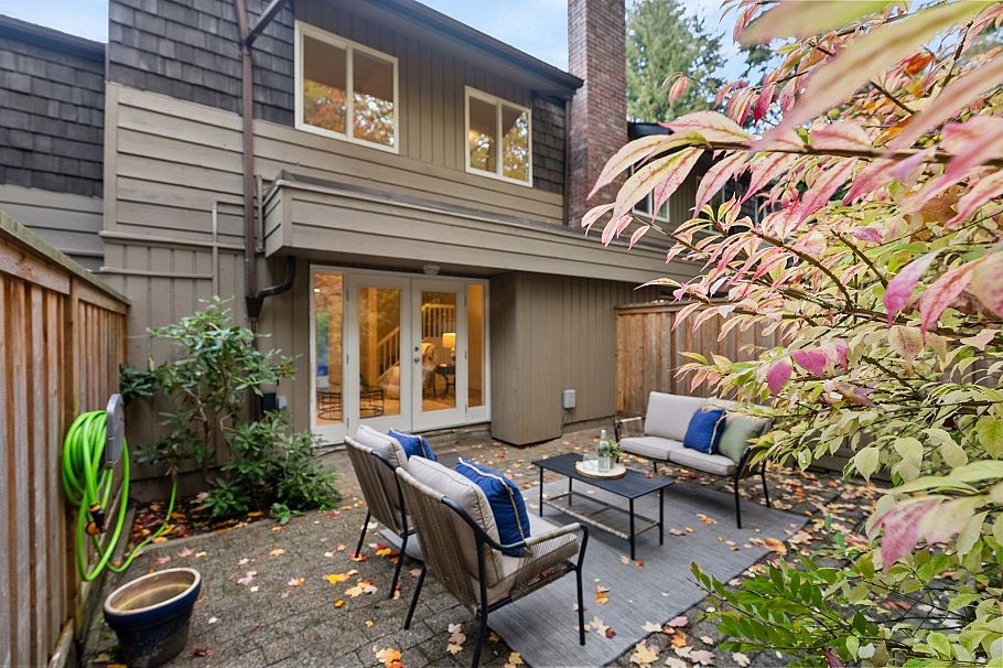 2307 Mountain Highway North Vancouver, BC - 33