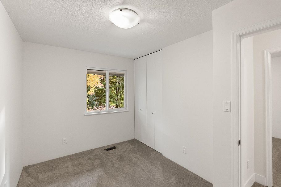 2307 Mountain Highway North Vancouver, BC - 17