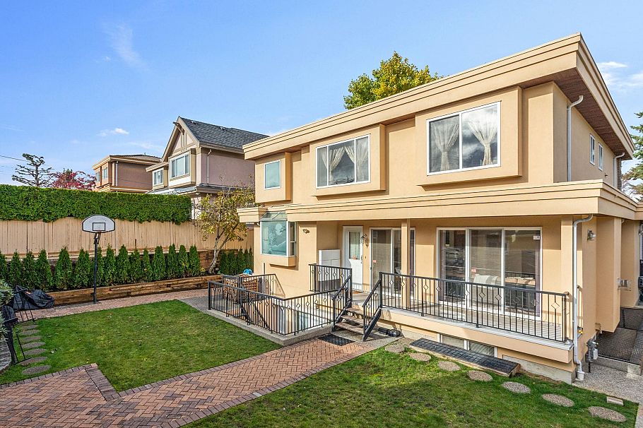 1088 W 42nd Avenue Vancouver, BC - 33