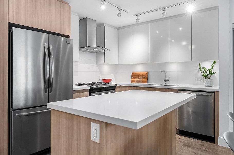 420 3602 Aldercrest Drive North Vancouver, BC - 8