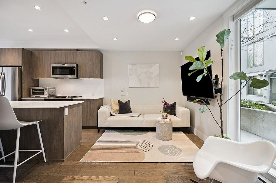 13 531 East 16th Avenue Vancouver, BC - 1