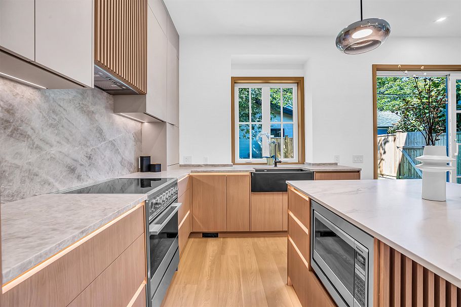 4029 W 33rd Avenue Vancouver, BC - 7