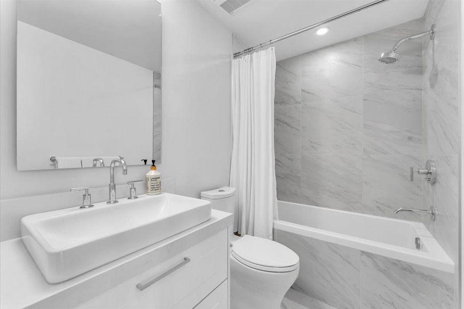 101 7878 Granville Street Vancouver, BC - 16