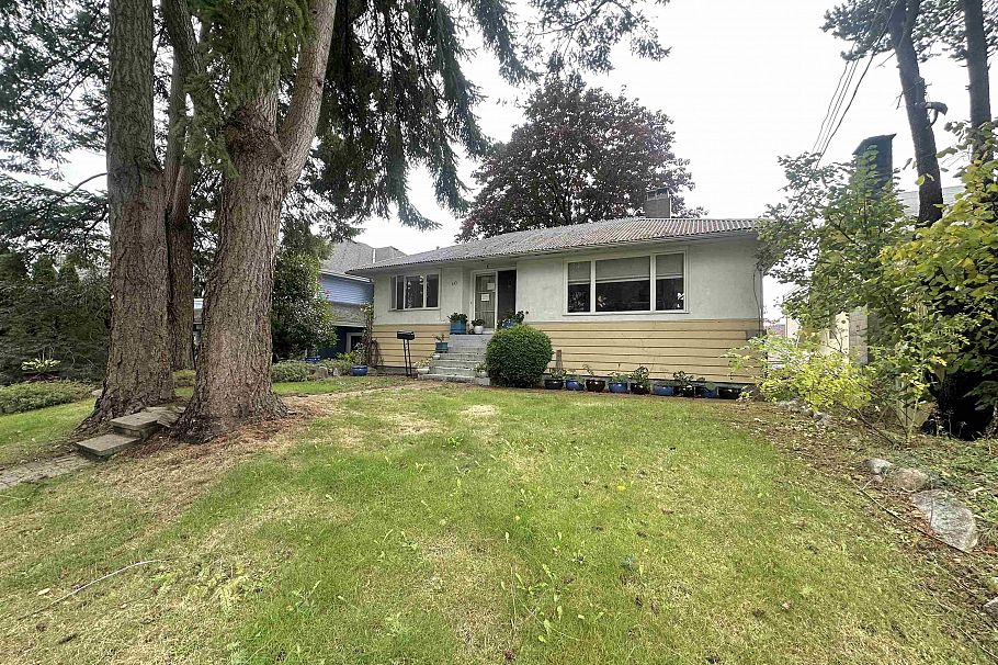 313 E 13th Street North Vancouver, BC - 6