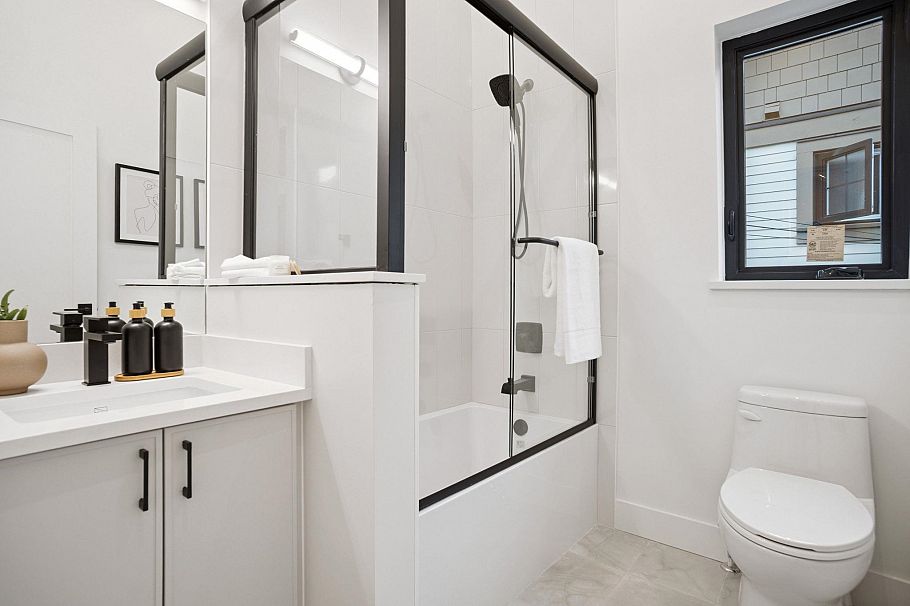 1917 3rd Avenue Vancouver, BC - 16