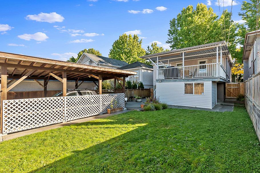 4833 Henry Street Vancouver, BC - 30