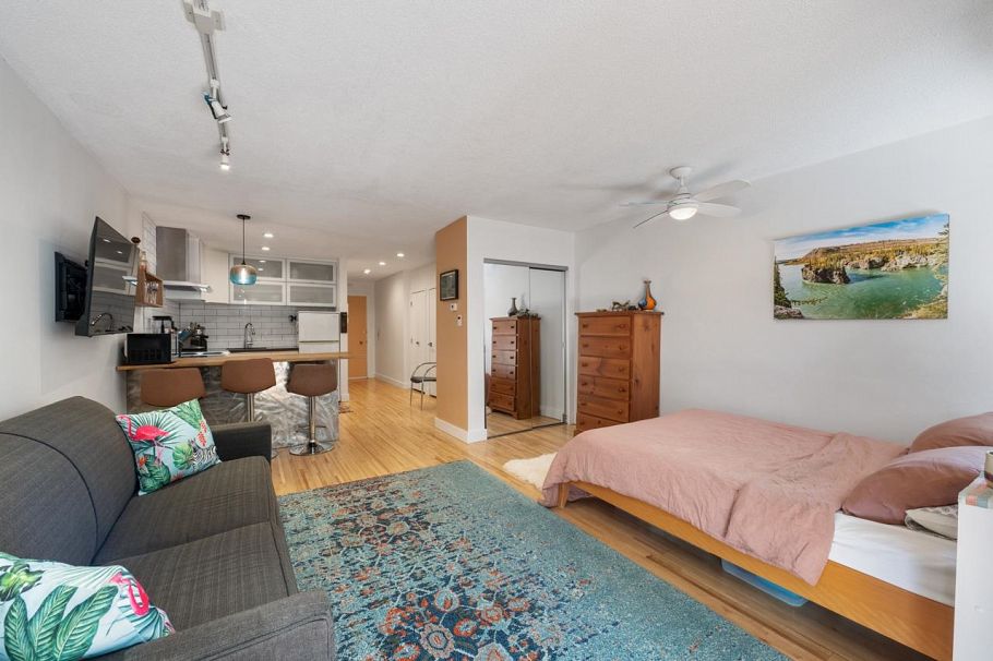 109 36 E 14th Avenue Vancouver, BC - 13