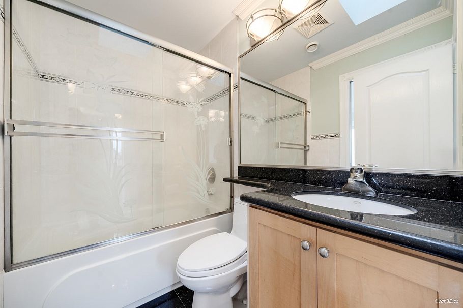 3559 Worthington Drive Vancouver, BC - 27