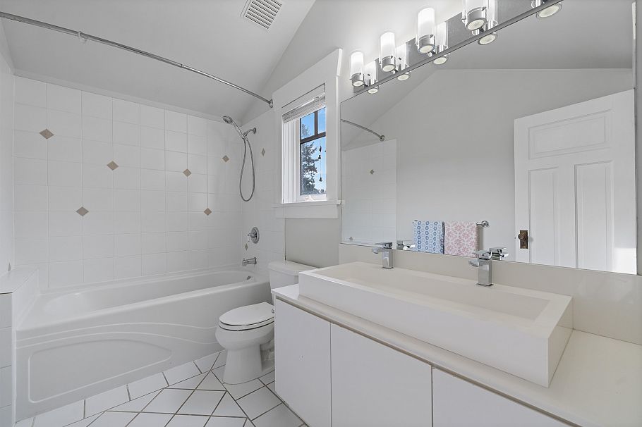 2138 W 21st Avenue Vancouver, BC - 28