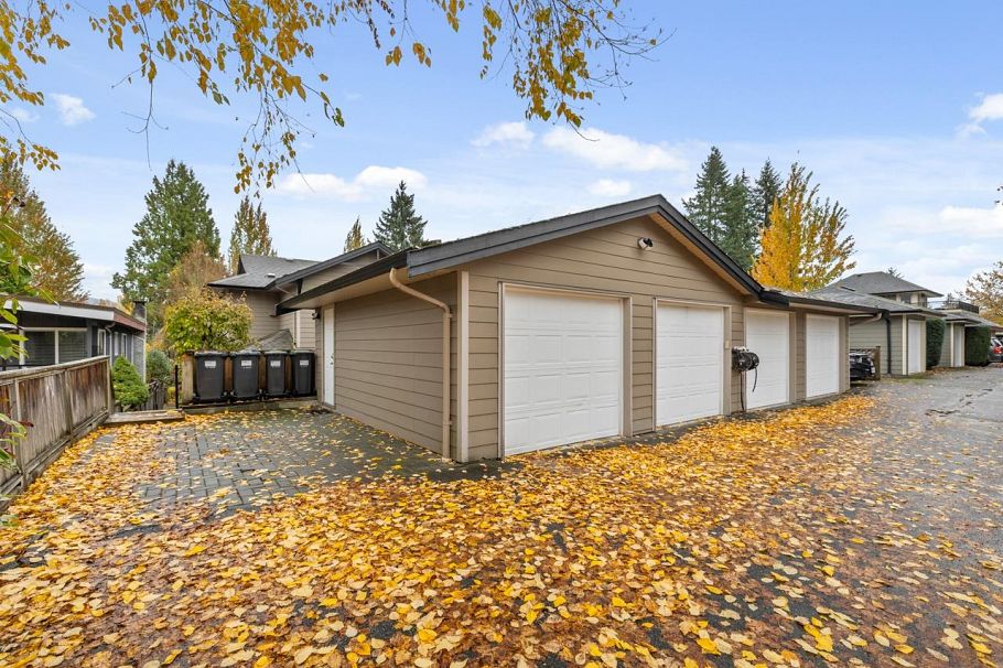 3135 Sunnyhurst Road North Vancouver, BC - 30