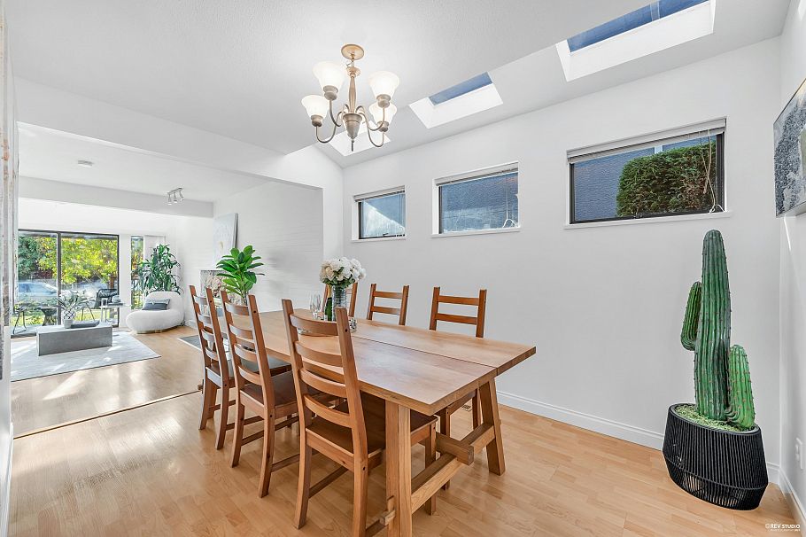 252 E 21st Street North Vancouver, BC - 16