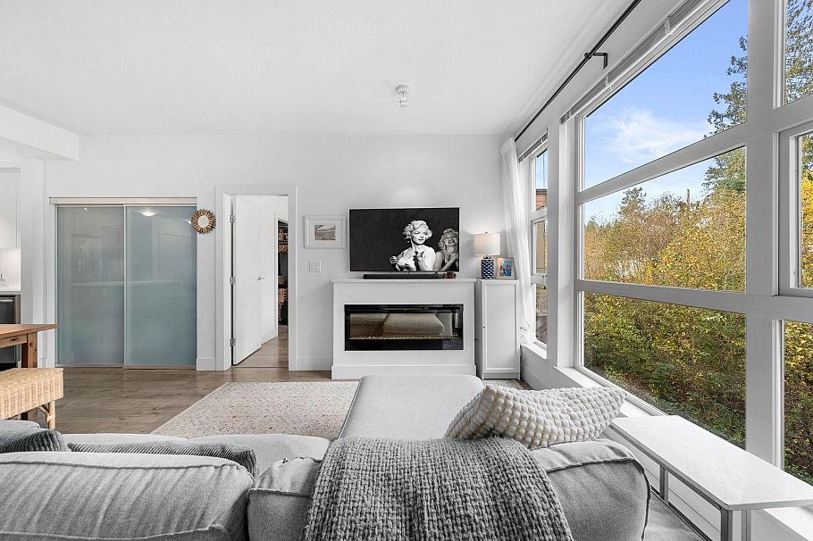 420 3602 Aldercrest Drive North Vancouver, BC - 6