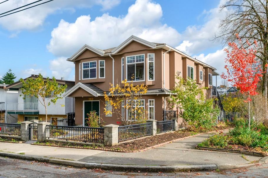 4694 Mchardy Street Vancouver, BC - 2