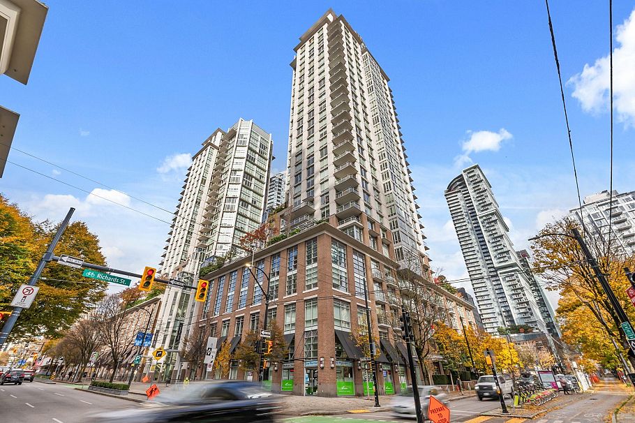 907 565 Smithe Street Vancouver, BC - 2