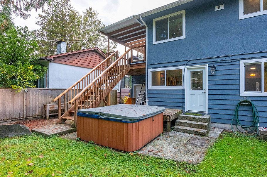 2644 Kilmarnock Crescent North Vancouver, BC - 33