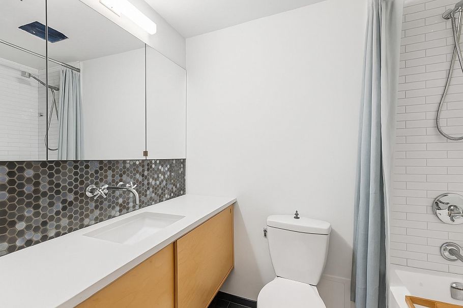 212 1420 E 8th Avenue Vancouver, BC - 18