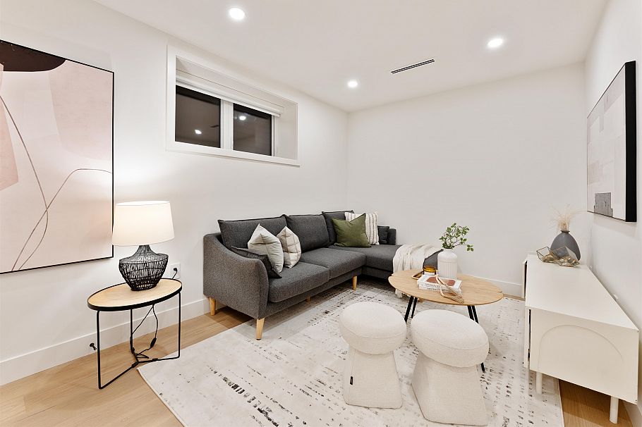 1 1765 Graveley Street Vancouver, BC - 31