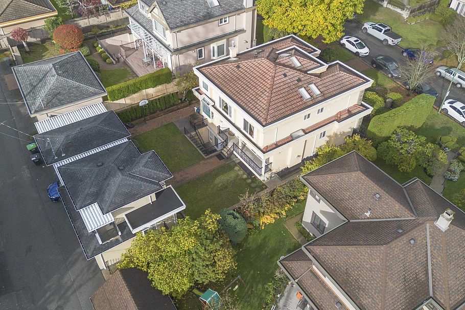 1088 W 42nd Avenue Vancouver, BC - 3