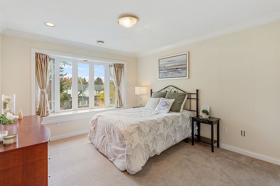 1088 W 42nd Avenue Vancouver, BC - 29