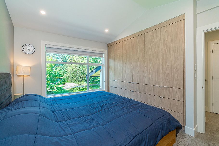 11 933 Premier Street North Vancouver, BC - 18