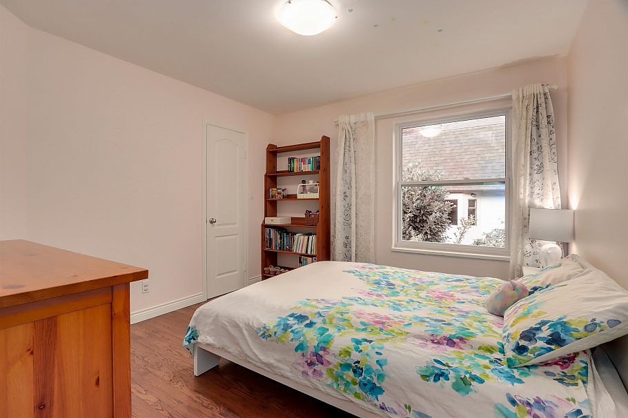 1806 Deep Cove Road North Vancouver, BC - 20