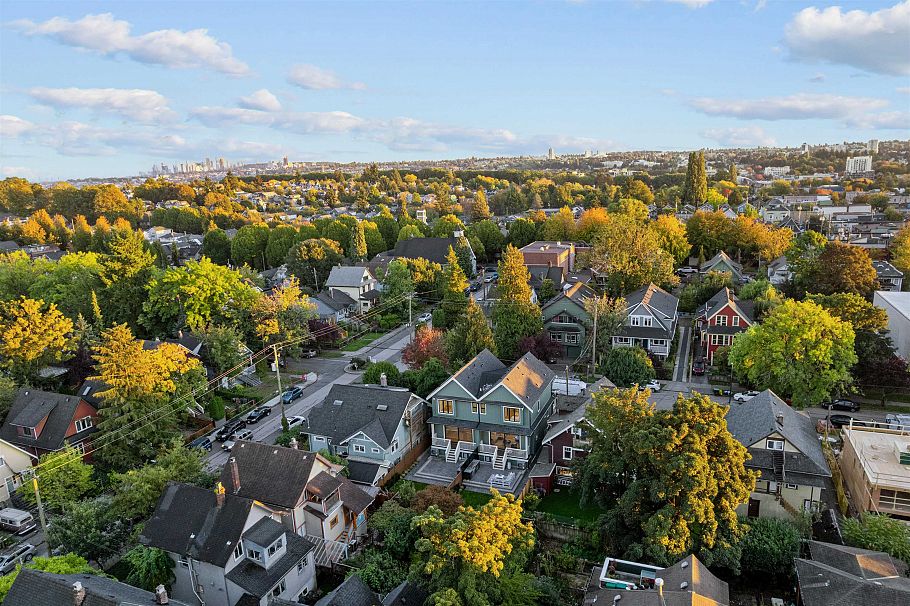 1 1765 Graveley Street Vancouver, BC - 39