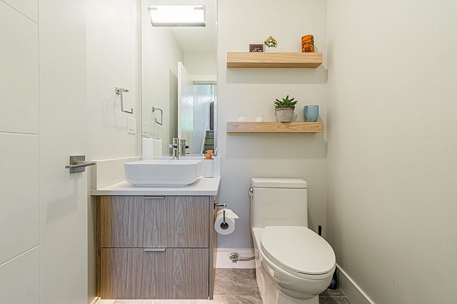 11 933 Premier Street North Vancouver, BC - 11