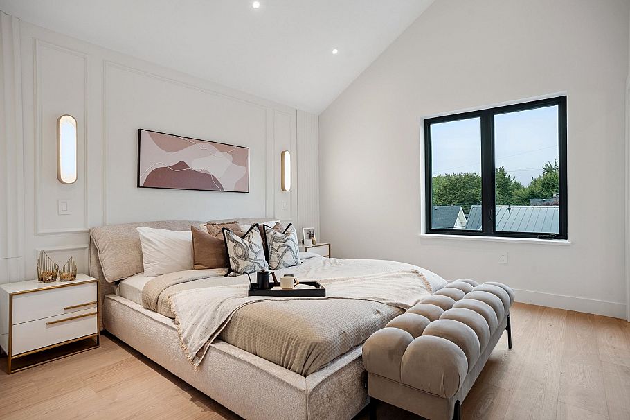 2 1915 E 3rd Avenue Vancouver, BC - 9