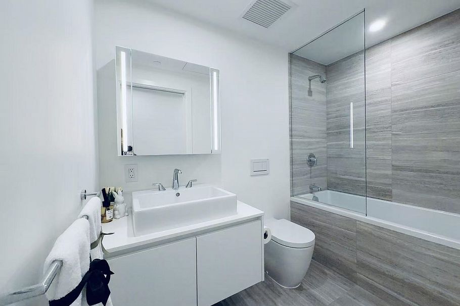 4510 1480 Howe Street Vancouver, BC - 8