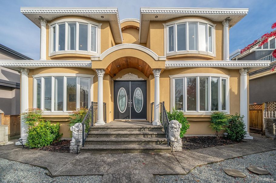 3559 Worthington Drive Vancouver, BC - 1