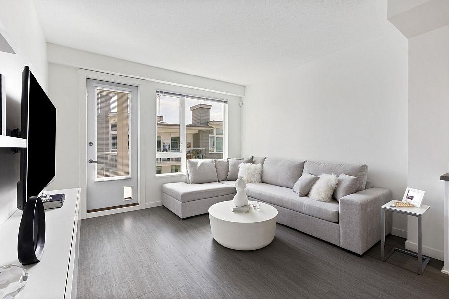 501 277 W 1st Street North Vancouver, BC - 2