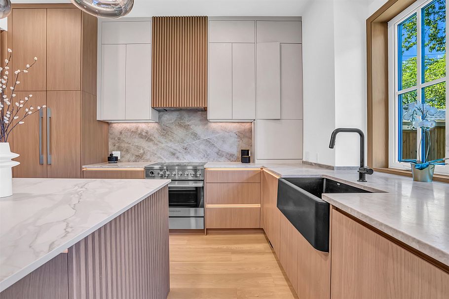 4029 W 33rd Avenue Vancouver, BC - 8