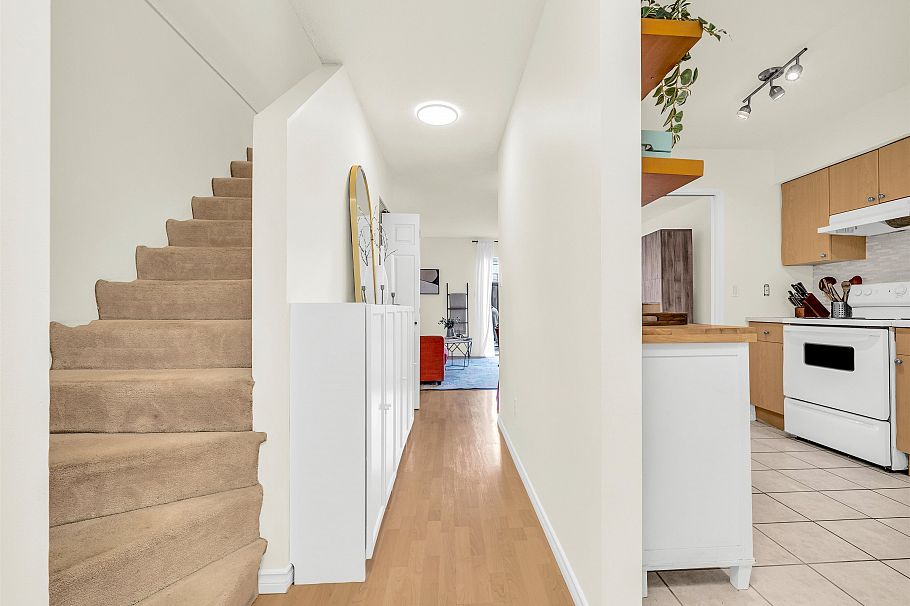 12 1255 E 15th Avenue Vancouver, BC - 9