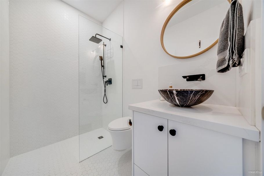 227 E 57th Avenue Vancouver, BC - 9