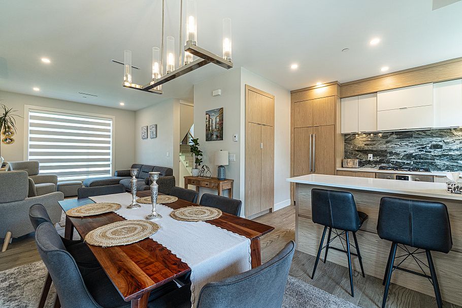 11 933 Premier Street North Vancouver, BC - 6