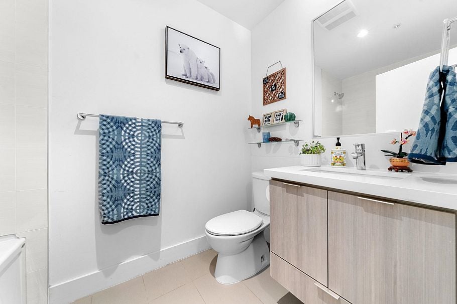 420 3602 Aldercrest Drive North Vancouver, BC - 16