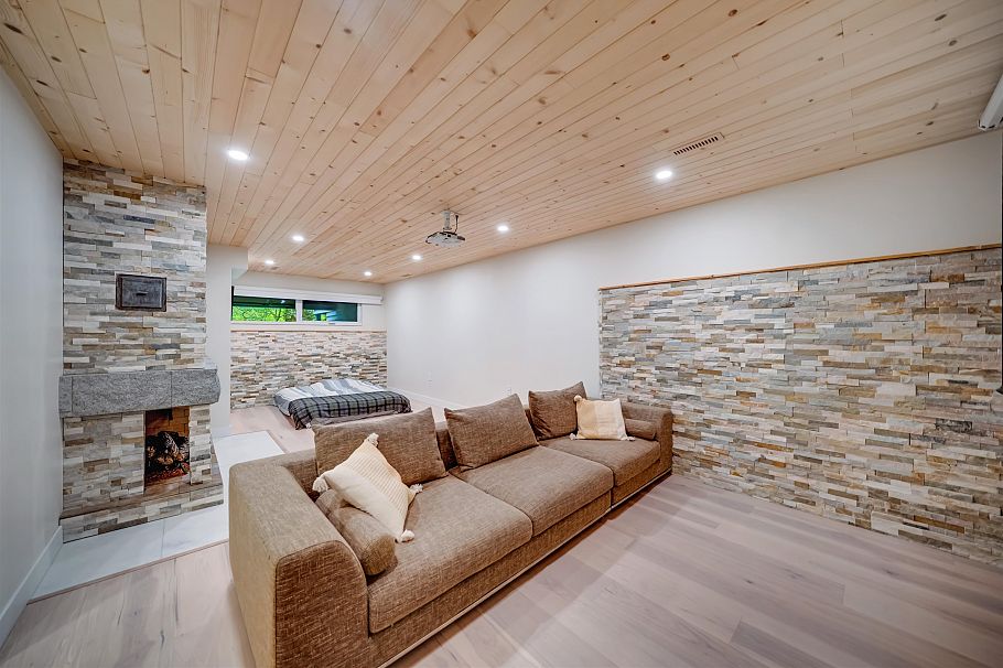 867 Frederick Road North Vancouver, BC - 25