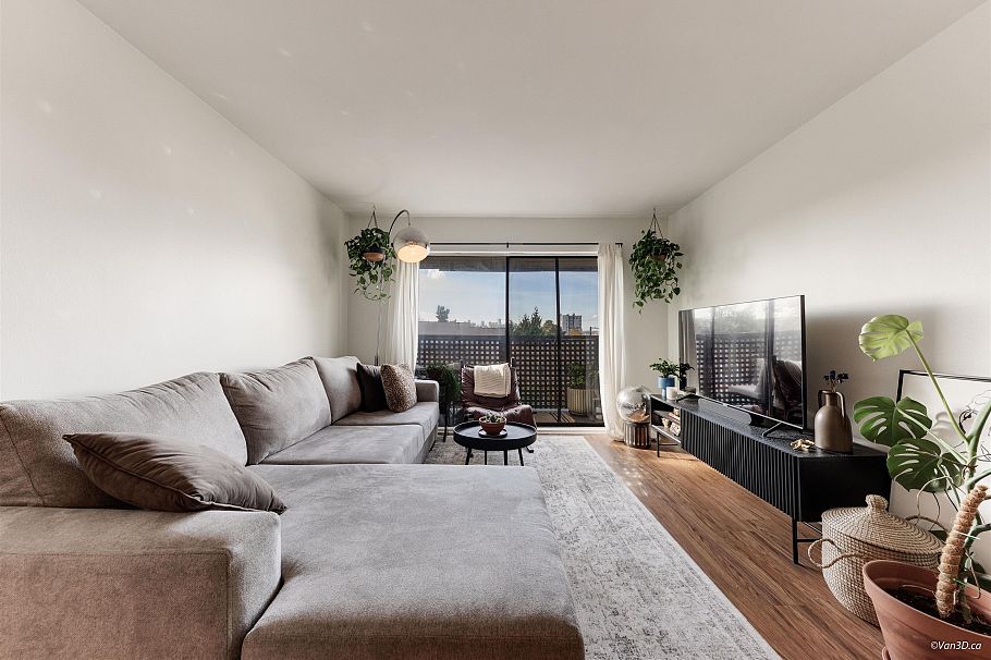 408 2215 Dundas Street Vancouver, BC - 2