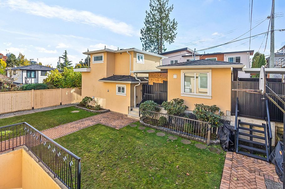 1088 W 42nd Avenue Vancouver, BC - 34